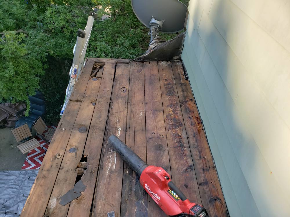 Small EPDM Rubber Roof in West Michigan — photo 5 of 11
