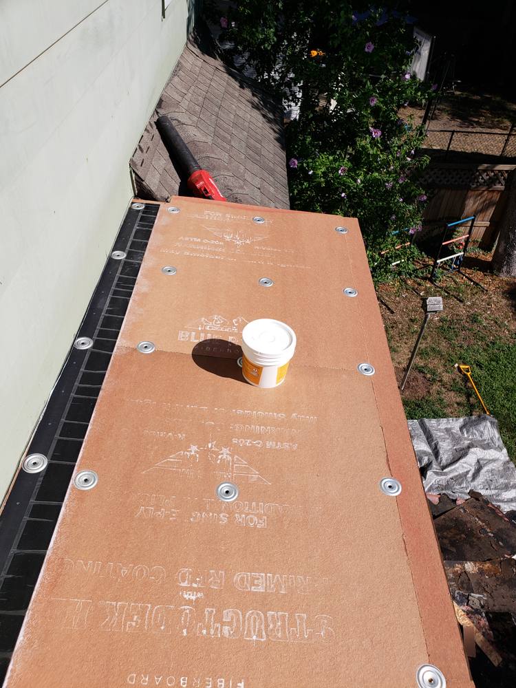 Small EPDM Rubber Roof in West Michigan — photo 9 of 11